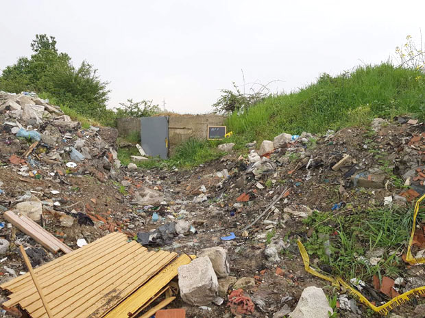 Породице убијене у Ђаковици живеле на истом улазу, отели их истог дана